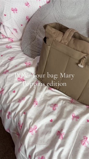 The bag that fits everything 😍 This tote bag is perfect for work, school, gym, just your every day tote bag 👌 #workbag #schoolbag #gymbag #everydaybag #dealdrops