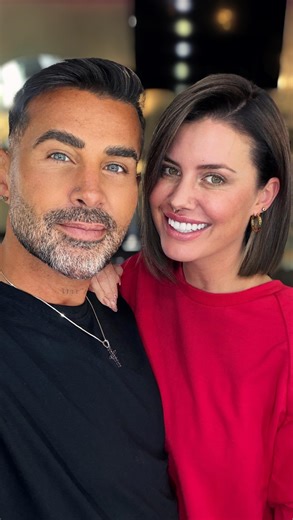 Salvatore Vincenzo Brancato on Instagram: "✨ GEWINNSPIEL – ein Beauty Makeover von Herzen ✨ @piatillmann und ich haben uns ganz bewusst Gedanken gemacht, wie wir zum Jahreswechsel etwas zurückgeben können. Nicht irgendein Gewinn – sondern ein echtes Beauty Makeover für eine Person aus unserer Community. Ein neuer Look, neue Energie, ein neues Gefühl fürs neue Jahr. ✨ Wir ermöglichen einem Follower ein komplettes Rundum-Makeover: 💇🏼‍♀️ Haarverlängerung 🎨 Farbveränderung / Hair Transformation �