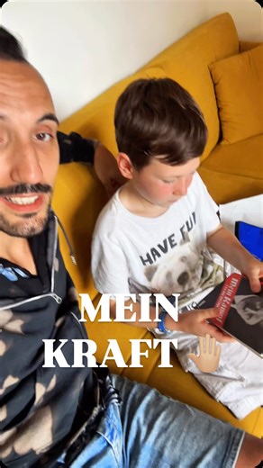 Fauno on Instagram: "Mi pareva un po’ presto per appassionarsi di letteratura infatti… . Follow @unfaunoemezzo for more e lamponi #ironia #natale #minecraft #comicità #regali"