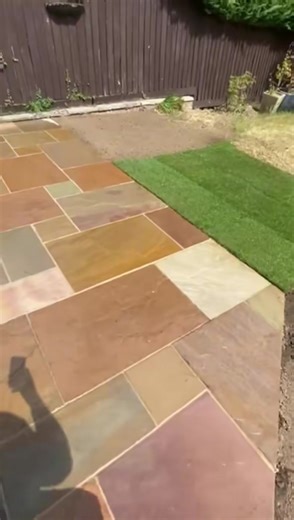 Sandstone patio 👌🏻 All ready for our customer to enjoy this spring 🐣 Great Landscapes is a friendly, experienced & reliable landscaping company 🍃 Covering all of your landscape needs around Essex 📍 Start the process today and get in touch! 👇🏻 📲: 07549390646 📧: info@gr8landscapes.co.uk 🌐: www.gr8landscapes.co.uk Every viewing & quote is FREE 🗒️ Always happy to help 💚 #landscaper #sandstone #patio #construction #spring