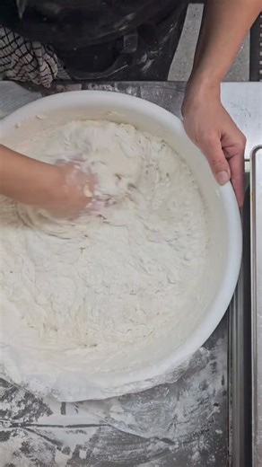 ✨️ Sharing is caring! Here is our Fry Bread recipe 🥰 Save it, share it, make it! You will need a big bowl or pot, glad wrap, yeast, sugar, flour, warm water, oil (we use canola) something to cut the bread aaand LOVE, lot's of love ❤️ 85g Edmonds surebake yeast 60g Sugar 2400mls warm water * Mix and sit till foamy 5-10min 1700g flour 480g sugar * Mix together, then make a well and add yeast mixture. Mix well, cover and sit somewhere lovely and warm for around 90mins. 1000g flour * Sprinkle aroun