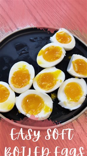 Lately I’m obsessed with soft-boiled eggs. One of my coworkers eats these all the time and they always look so good, I finally had to start making them myself 😅 She loves everything bagel seasoning, but my current go-to is a splash of soy sauce after having soy sauce eggs at a ramen spot on a work trip to Seattle. Simple but so flavorful. Also—confession—I used to skip the ice bath because I never had ice in my house. Turns out that was the secret the whole time 🙃 Using ice has been the key to