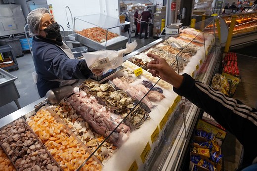 Viral TikTok reveals H-E-B seafood seasoning, steaming service