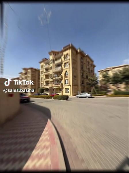 شقة للبيع في كمبوند حياتي ريزيدنس بموقع متميز