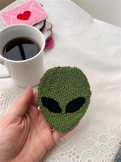 Alien Punch Needle Coaster, Handmade UFO Mug Rug, Cute Alien Decor, Funny Gift for Sci-fi Lovers, Boho Coffee Coaster - Etsy