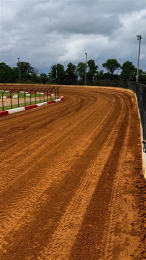 40K views · 415 reactions | It’s good to be back, Sumner, Illinois!  Red Hill Raceway has previously hosted ✌️ USAC AMSOIL National Sprint Car races in 1996 & 1998. Tonight, nearly three decades later, we’re back at Red Hill for the Salute to Levi Jones. On Track: 7pm Central | USAC Racing | Facebook