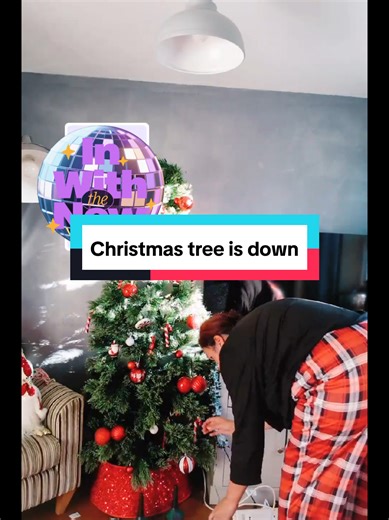 Tree’s down, Christmas is done… and I’m spending the rest of the holidays relaxing 😌✨ No guilt. No chaos. Just me, a cosy blanket, and a break I actually deserve. 🎄➡️🛋️ Anyone else ready for the calm after the festive storm? 😂 Hashtags: #ChristmasTreeDown #mumlife #HolidayReset #FestiveExhaustion #TimeToRelax