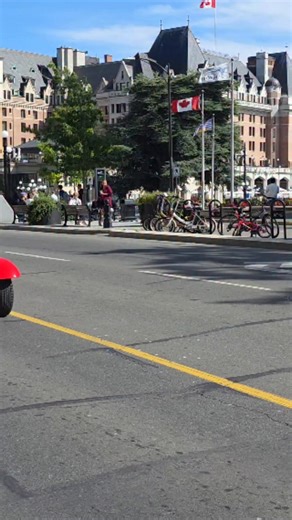 Hot rod cruises into Deuce Days sounding nice | Samspace81