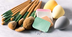 Pinceau, blender, éponge : quel est le meilleur accessoire pour appliquer le fond de teint ?