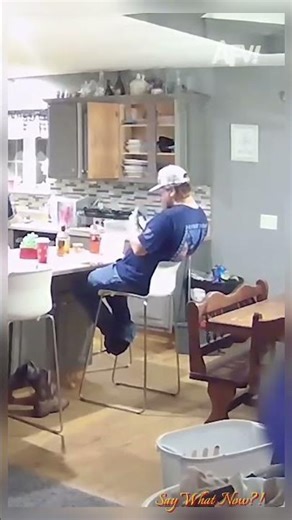 “When leaning back in the chair goes wrong 😭