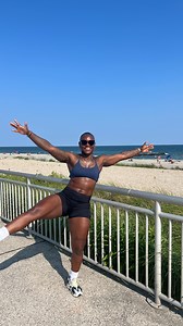 Lets sweat and shed some fat/calories Took the workout to the beach and soak up the sun ☀️ This was a fun one 🔥 ▫️ 4 rounds ▫️30 sec on ▫️30 sec rest I did 3 exercise at a time with a 30-45 active break after each round. You can do one exercise all 3-4 to round’s before you move to the next, your choice and last one is optional. 🔘 go at your own pace if you must 🤟🏾 Save/share/try 🔘 🔘 #bodyweight #fitbess #beach #workouts #nogymnoproblem #bodyweightworkout #fatburner #beachday #outsideisfre