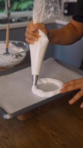 Mini pavlova, Chantilly cream, passion fruit, and kiwi… Because Christmas deserves a little Miami flair. 🎄🌴#christmas #pavlova #foodie #dessert #sweet #holidayseason | Chris Valdes