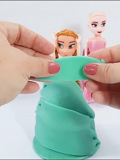 DIY Making Amazing Play Doh Dresses with Glitter for Disney Princess Dolls #Shorts # 18