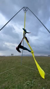 Aerial Silk Duo: Stunning Acrobatic Performances