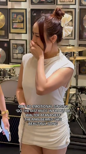 We still can’t believe we sang “Go the Distance” in front of Walter Afanasieff, the man behind this song and so many other beautiful, famous songs. 😍 Nakakakaba, to be honest, and grabe si Lord mang-surprise! Imagine, just four sisters chasing a dream here in America for our family. There are days we wonder: should we keep going, or just give up? But time and time again, God reminds us… His plan is always greater than ours. And maybe… just maybe, this moment was His way of saying: “Keep going,