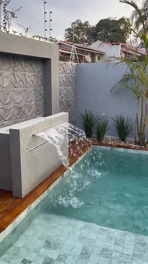 Cascata de Parede para Piscina: Modelos e Ideias Criativas