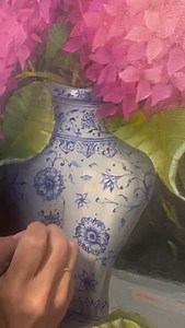Pink hydrangea and lilac in a chinoiserie vase 🌸 I loved exploring the soft layers of pink and green in this piece, letting the flowers and colours slowly build on the canvas. It’s one of those paintings that reveals something new each time you look at it. This painting is titled "Gratitude ". Original painting available. Link in bio and my story. #floralpainting #artistsoninstagram #stilllifepainting #hydrangeaart #botanicalart #artoftheday #instaart #fineartdaily #pinktones #flowerpainting #a
