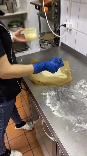 How to Make Delicious Pizza from Scratch