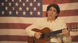 Marcelo Adnet faz paródia de Chico Buarque em programa de TV e a internet morre de rir. Assista