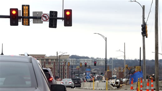 Diverging diamond traffic pattern debuts at 1st Avenue interchange. Here's how it'll work: