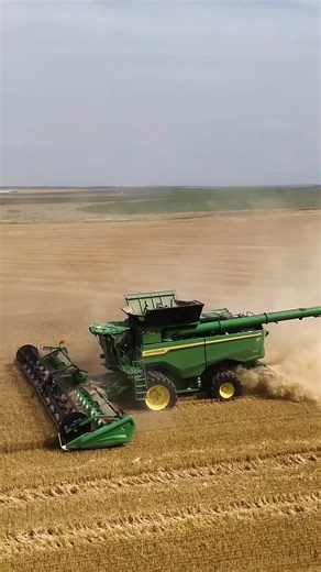 John Deere Super X9 1100: Innovation in Agriculture