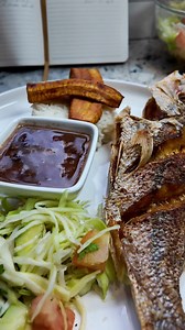 Belizean flavor 🇧🇿🇺🇸🌊🌴 Crispy red snapper served with white rice, plantain, stew beans & salad. #CaribbeanFlavor #BelizeToUSA #HomeCooking #SeafoodLovers | Mar’s Kitchen