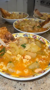 Gagootz from Uncle Tony’s garden ☑️ Tomatoes from ours gives you the Ciambotta 🤌🏻 -Rate this dish 1-10 🔥 @joescarlottasr | Jojo Scarlotta