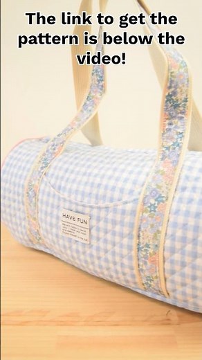 How to sew a quilted duffle bag with a trolley sleeve - #sewingtutorial #sewingpattern #bag