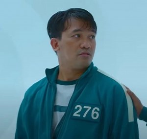 Player 276 of Squid Game Season 1 Chris Chan tries taho in Korea. #mangstaho #tahosakorea #taho #korea #squidgame | Mang's TAHO in Korea