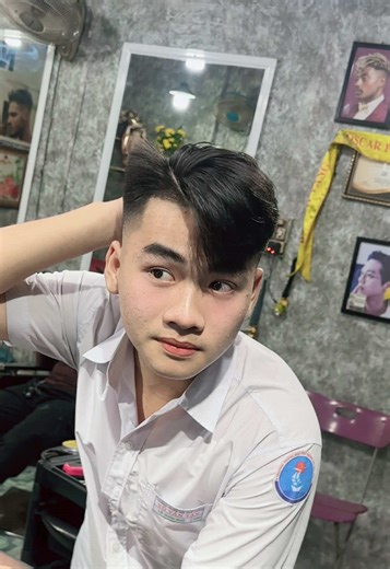 Tóc Mái Chéo Đẹp Nhất Cho Ngày Noel