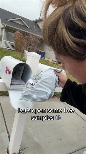 My mailman either hates me or loves me….lets see what we got today! A special package I wasn’t expecting 🥰 #fyp