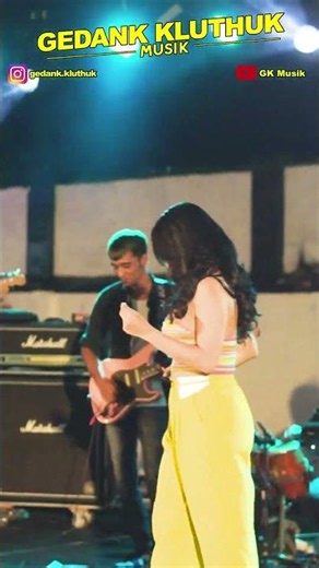 lala widy ajak goyang temen yg lagi ngopi #dangdut #shortvideo