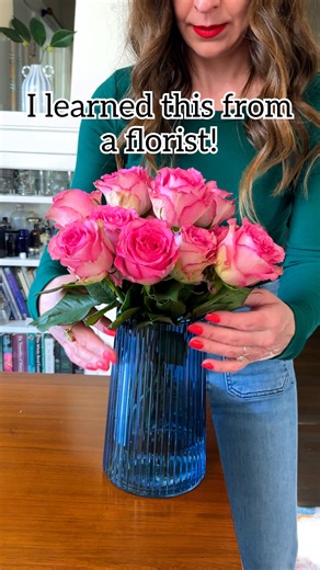 Perfect height every time! 💐 How to cut flowers for your vase height! #flowers #homedecor #floraldesign #roses #valentinesflowers This original video was produced by Network Media, LLC and Jeff & Lauren Productions. | Home Hacks & Easy Snacks
