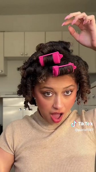 Followed a 1960’s dippity do tutorial on my 3c curly hair….. THESE RESULTS 😳😳😳😳 #fyp #curlyhair #vintage #curlyhairtutorial #fypシ