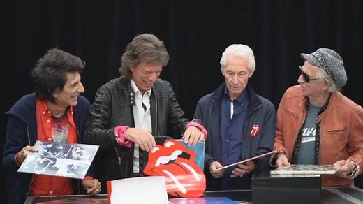 "Look at that, vinyl all round!" Mick, Keith, Charlie and Ronnie unbox The Studio Albums Vinyl Collection 1971 - 2016, for the very first time! This limited edition collector's item is out now: https://therollingstones.lnk.to/StudioAlbumsVinylBoxFP | The Rolling Stones