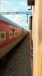 18609-Mumbai LTT Weekly SF Express 130kmph🔥 #shorts #indianrailways #short #railfan #traintravel #yt