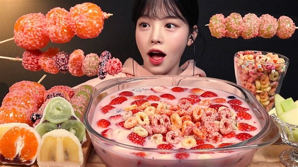 Dessert Mukbang - Eat Popping Tanghulu with Strawberry Hwachae & Fruit Mochi ASMR | Boki Mukbang