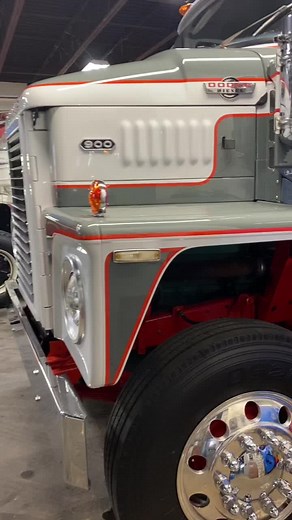 Vintage Dodge 900 High Cab with Detroit Engine | Retro Truck Exploration