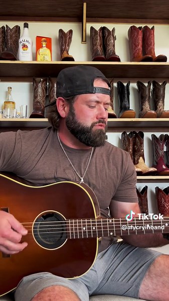 Mike Ryan Performs 'When I Drink Beer' Acoustic - Country Music