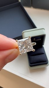 A Princess Cut wows every single time. An exclusive look at @keltie’s gorgeous custom beauty.✨🤍 • • • #WithClarity #ElevateYourEveryday #EngagementRing #Wedding #Diamond #LabDiamond #Bride #Jewelry | With Clarity