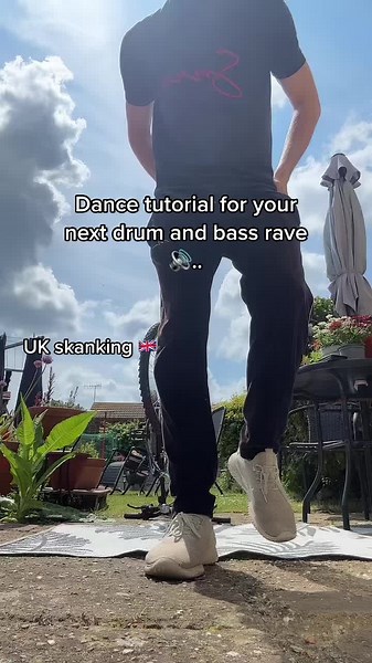 #dnbstep #dnbsteptutorial #drumandbass #dnbdance #dancetutorial #dnbravers #dnbrave #dnballstars #dnbdancedancer #skankinguk #youngjakeyy #electronicmusic #raversintheuk #ukravers #ukseshlife #Footwork