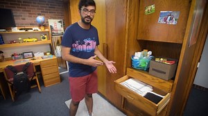 Students love to ask about our residence halls. Burhan takes you on a tour of his room in Dana Hall to give you a feel for its size, dimensions, and what you’ll need to live comfortably at Clark! Check out our handy checklist to be sure you don’t forget anything: http://ow.ly/uMRy30lknVl | Clark University
