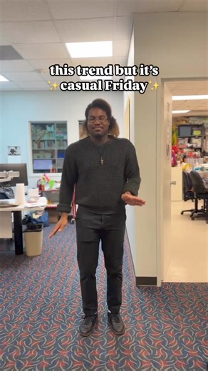 You’ve got to love casual Fridays at the library 🙌 We hope you have a weekend full of 5 star reads! #happyfriday #librarians #libraries #librarylove | Sterling Municipal Library