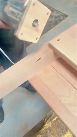 Precision Woodworking Techniques: Using a Handheld Router for Decorative Edging