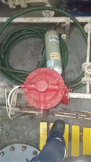 How Portable Air Compressor For Filling Cylinder Works. To fill an oxygen cylinder, you use a specific oil-free oxygen booster compressor designed to pressurize oxygen to high pressures (often 150-200 bar) in a completely oil-free environment to maintain purity and safety. These compressors receive low-pressure oxygen from a source like a medical PSA system or industrial generator and boost it to the required pressure for storing in the cylinders. Key considerations include selecting a compresso