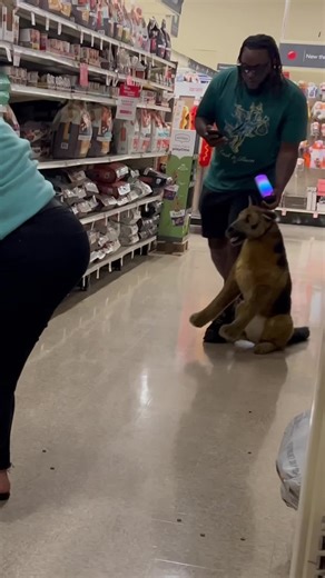 Fake dog prank and she was outta dea 😂😂 #foryou