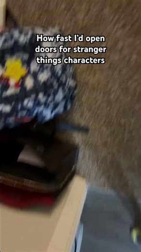 How fast I’d open doors for stranger things characters #strangerthings