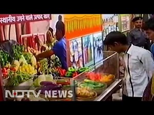 An exhibition train is spreading climate change awareness across India