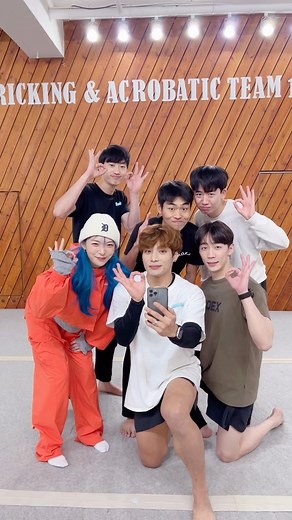 노성율 URE on Instagram: "여자들만 가능 한가요? 沈 Is it possible for a man?"