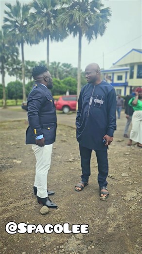 Respect man way ei don already dey fine but fear man way ei di still find'am #NgahCreativeDesign make my Confidence dey 💯 Meet #AchalekeChristianLake Cc Rovie Estates - Buea,Cameroon 📸 BetterFoto #chopsmallsmall #spacolee #molyko | Spaco Lee